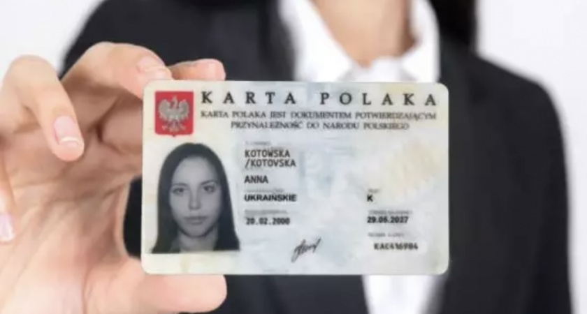 Антон Алиханов предложил ввести «карту русского», аналогичную карте поляка.