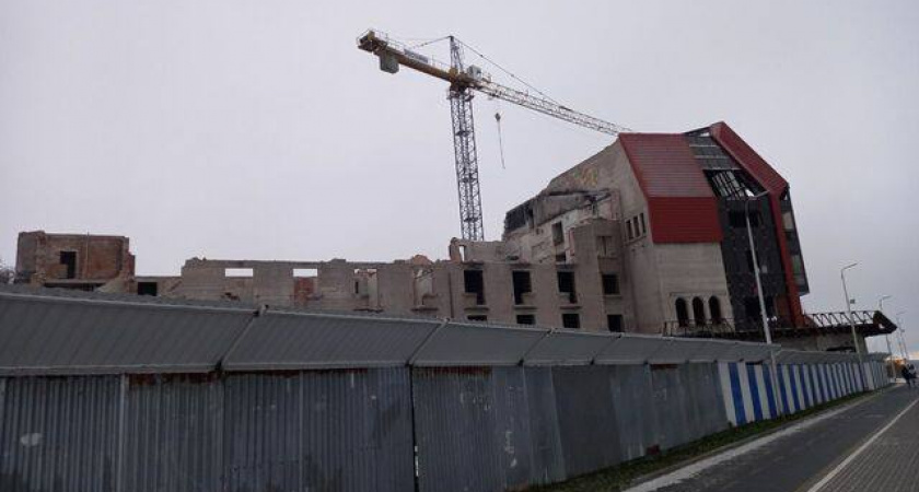 В Зеленоградске начался демонтаж гостиницы «Газпрома»