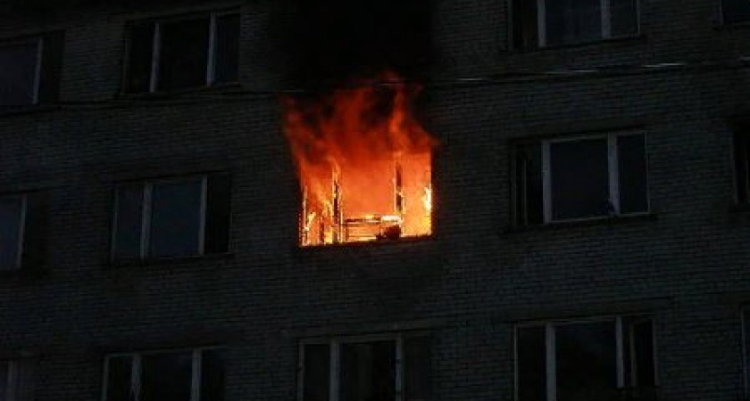 В Калининграде на улице Горького ночью при пожаре в жилом доме эвакуировали 22 человека