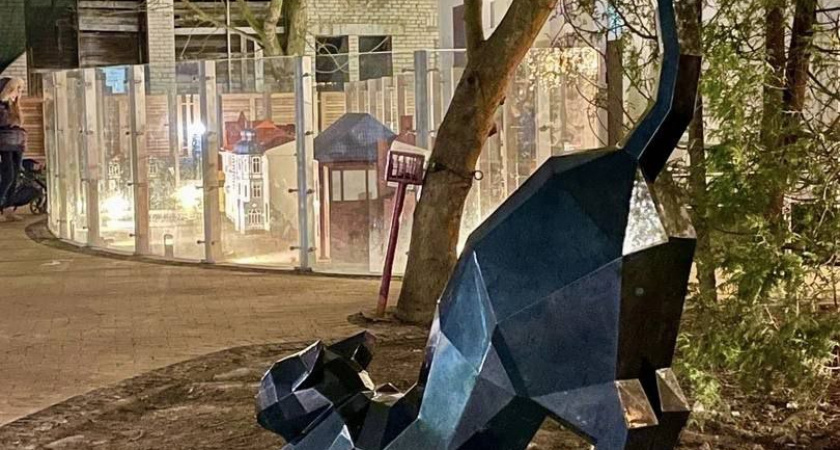 В Зеленоградске появился памятник коту