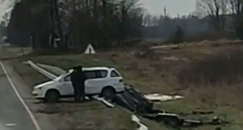 На трассе Большаково — Советск три автомобиля и прицеп вылетели в кювет