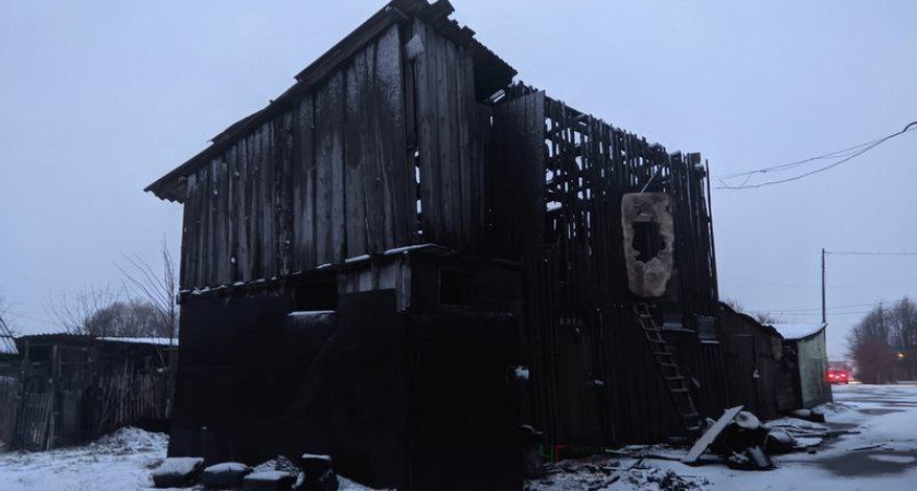 В Черняховске пожар в двухэтажном сарае чуть было не закончился взрывом