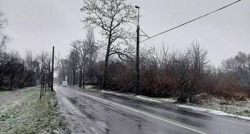 В Калининграде на Емельянова демонтировали контактную троллейбусную сеть