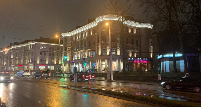 В Калининграде подсветкой загорелось еще одно историческое здание города