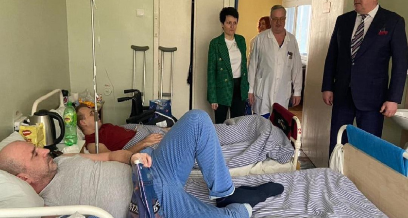 Власти навестили раненых солдат СВО в Балтийске