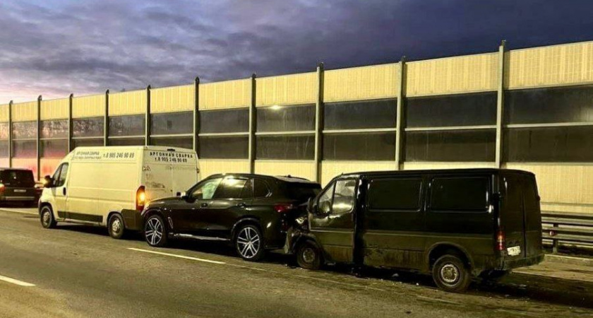 В Калининграде произошло ДТП с участием трех машин