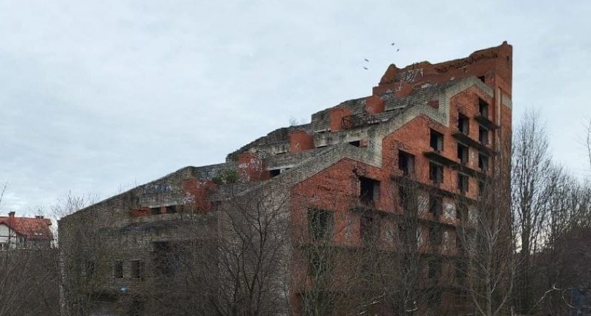 В Светлогорске снесут не достроенный 30 лет назад пансионат