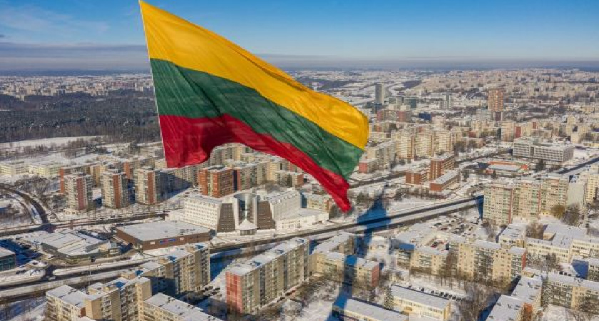 Россиянам запретили приобретать недвижимость в Литве 