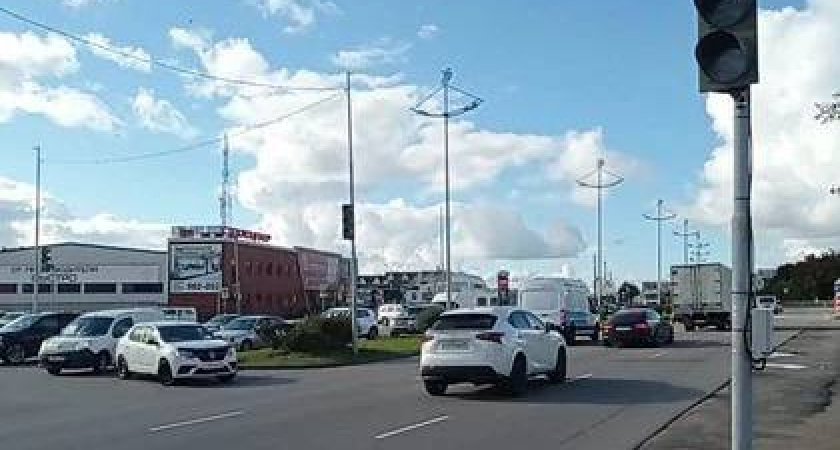 Обновленный светофор и яркая разметка на Московском проспекте