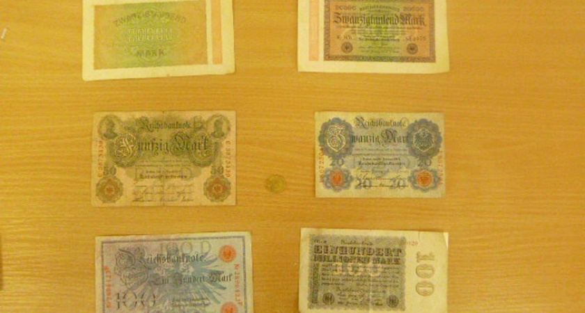 Пассажир поезда Калининград — Москва был пойман с старыми рейхсмарками