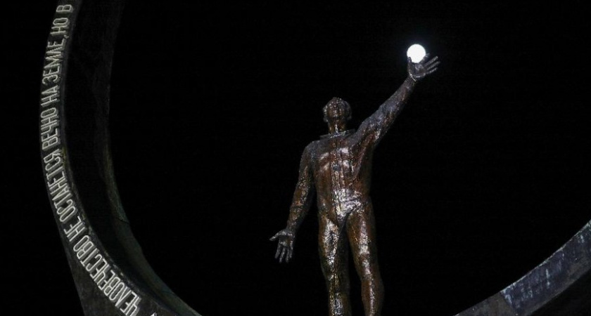 В Пионерском планируют нарисовать космонавта Александра Викторенко на фасаде дома