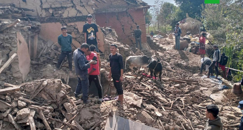 В результате мощного землетрясения в Непале погибли 157 человек