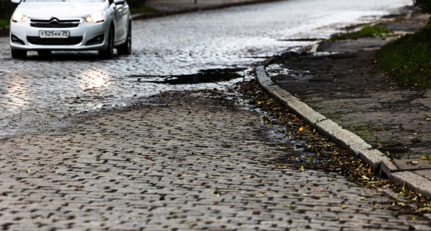 «Потеря индивидуальности» Как власти Калининграда принимают решение о снятии брусчатки?