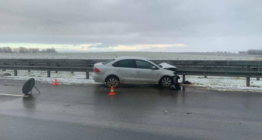 Вчера в Зеленоградском районе произошло ДТП, где автомобиль столкнулся с отбойником