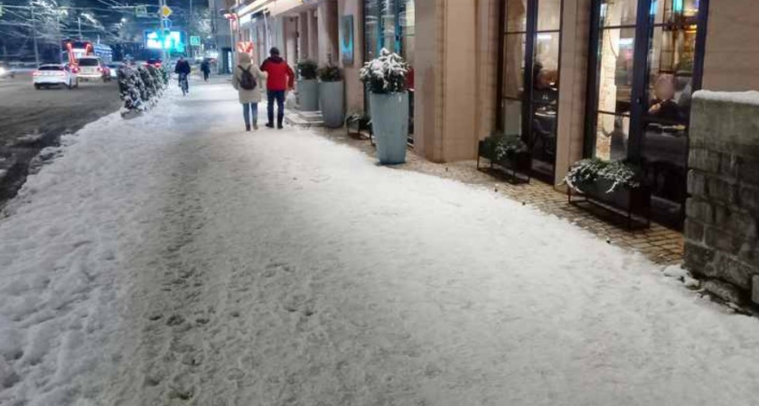 Глава администрации Калининграда заявила, что рестораны обязаны оплачивать уборку льда и снега на тротуарах