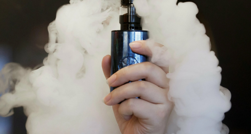 Губернатор Антон Алиханов высказал мнение о необходимости ужесточить борьбу с распространением вейпов