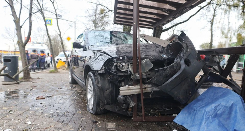 Фигурантом уголовного дела не является. Под стражей не находится. Где сейчас водитель BMW сбивший насмерть 7-летнюю девочку на улице Киевской? 