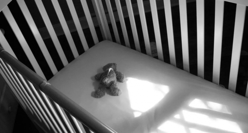 В Гусеве умерла трехмесечная девочка.  Накануне у ребенка поднялась температура, но ее удалось сбить. 