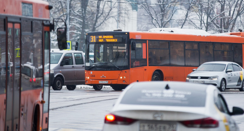 Пассажиры в Калининграде жалуются на давки в автобусах и долгие ожидания на остановках