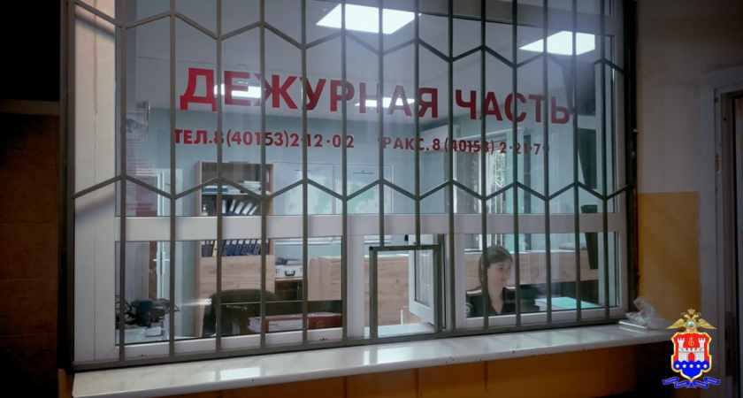 «Только вышел и уже обратно» Мужчина хотел отомстить, но перепутал и разбил чужую машину