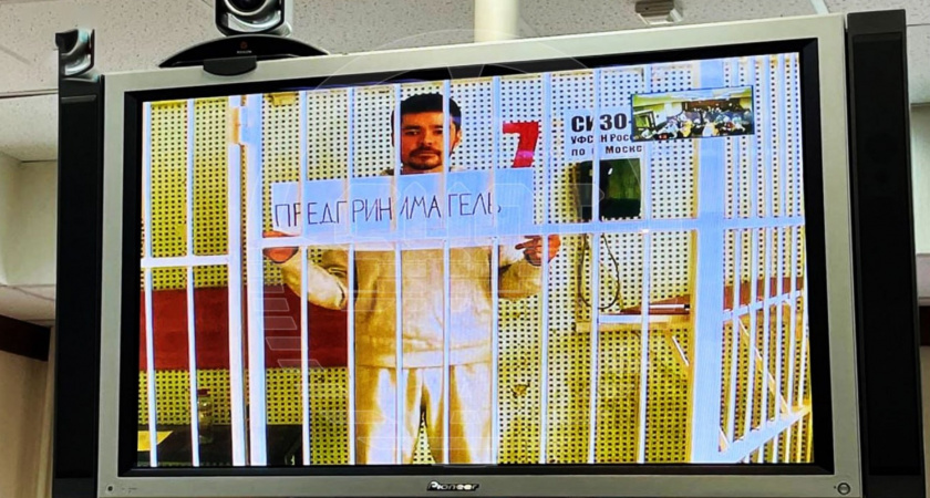 Суд продлил арест Аязу Шабутдинову до 16 февраля (ВИДЕО)
