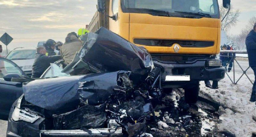 По случаю смертельного ДТП на трассе под Зеленоградском заведено уголовное дело на водителя грузовика