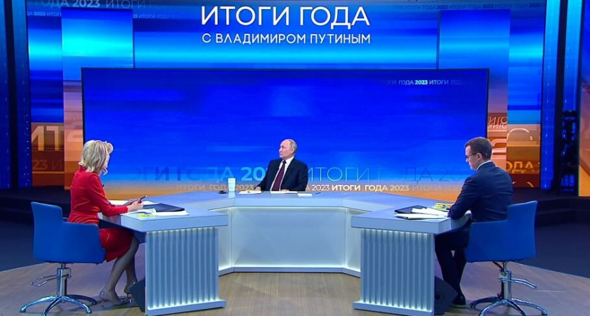 «Думаю, что лучше думать в направлении продления семейной ипотеки», — высказался Путин на прямой линии