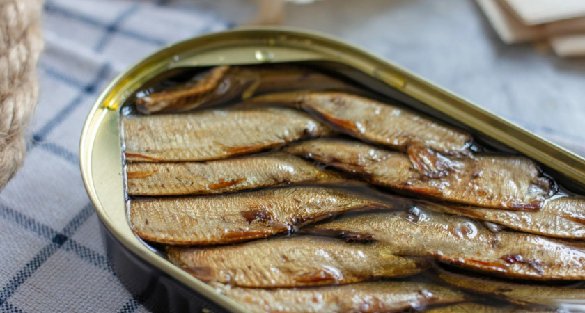 Невероятный ажиотаж на шпроты, склады скоро опустеют