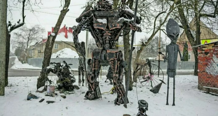 В Гвардейске установлены уникальные металлические скульптуры, созданные Александром Брагой