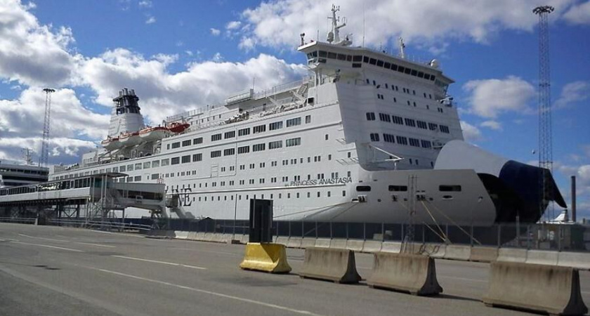 Алиханов обсудил возможность круизного путешествия между Калининградом и Петербургом