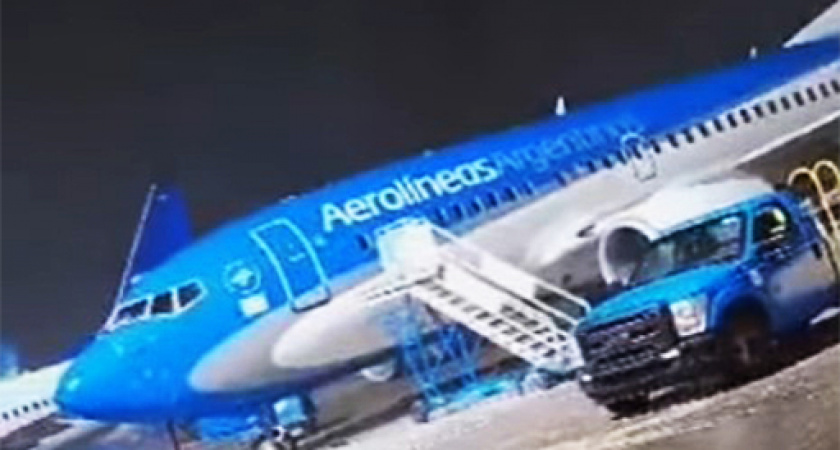 13 человек погибли, а самолет удивительным образом развернулся на земле — ветер в Аргентине уносит жизни