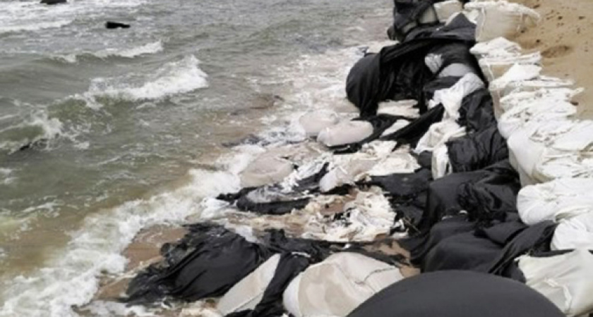 Сила природы: шторм на Балтийской косе разрушил берегоукрепление у форта «Западный»