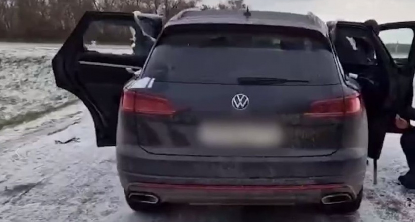 Дефицит окончательно надоел: неизвестные расстреляли автомобиль владельца одной из ведущих птицефабрик России
