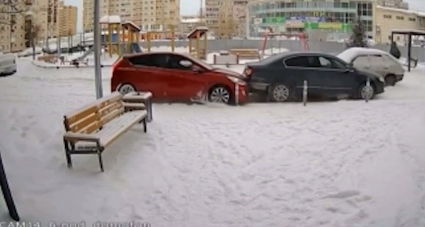 «Бандитский, но не Петербург» В Тюмени произошла эпичная стычка с ножами и пистолетами (ВИДЕО)