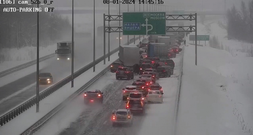 В сети появилось видео массового смертельного ДТП в Новгородской области (ВИДЕО)