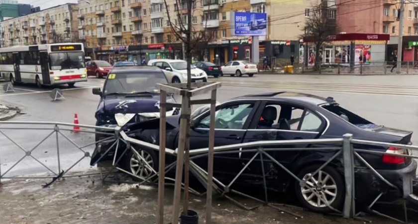 Появились новые подробности серьёзной аварии, которая случилась в центре Калининграда (ВИДЕО)