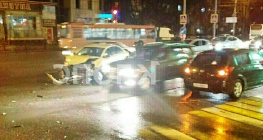 Пятница удалась не у всех. На Московском проспекте в Калининграде вечером произошло жуткое ДТП
