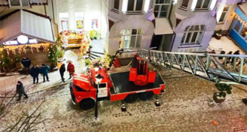 Тушили 24 человека! Ночью в Зеленоградске чуть не сгорел дом на Курортном проспекте. Из-за чего произошло возгорание?