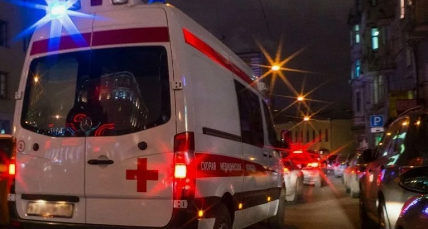 Ужасное происшествие в Екатеринбурге: малышка упала со снегоката прямо под колеса автомобиля. Где были родители? Какие последствия?