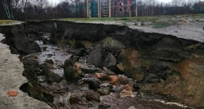 Под Янтарным  земля ушла из под ног, а в Багратионовском районе потоп