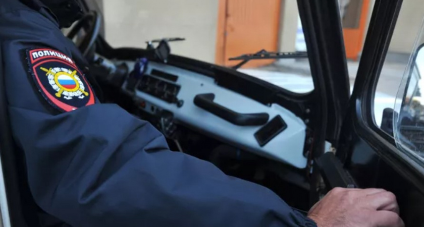 За "неправильную шапку" чуть не убили подростков