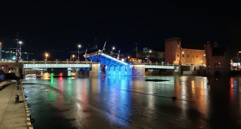 Скоро в Калининграде разведут мосты. Когда это произойдет