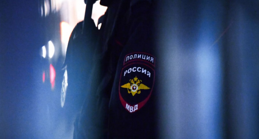 Угрожая оружием грабитель унес из банка 13 миллионов рублей