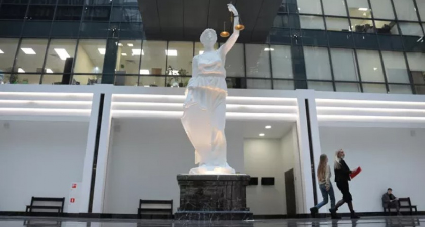 Насиловал подростков прямо на улице