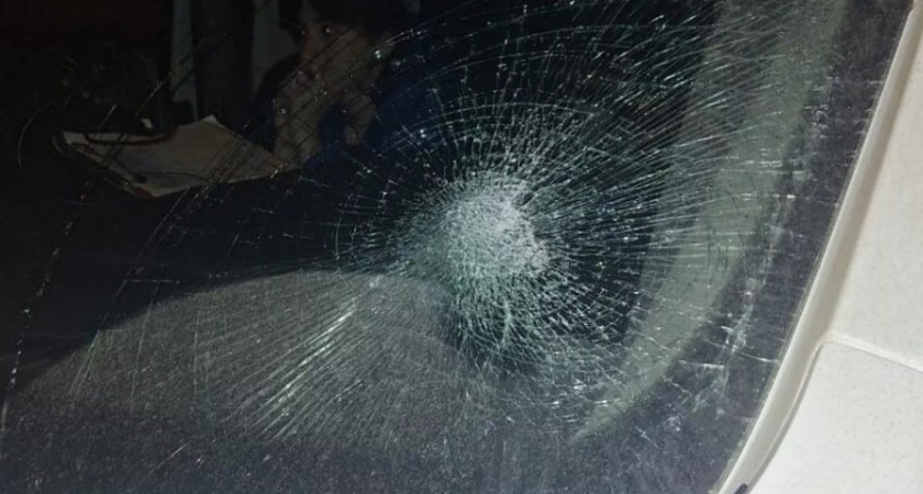 Вызвали и напали на машину бригады скорой помощи