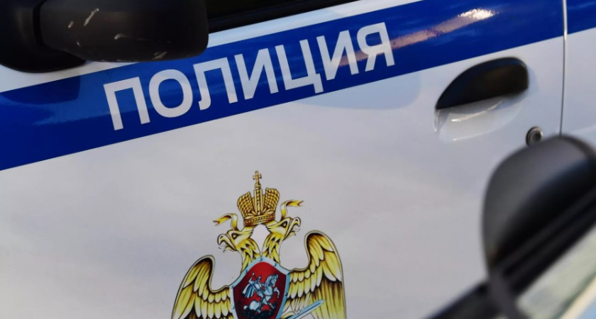 Вооружился ножом, чтобы напасть на сотрудников скорой помощи