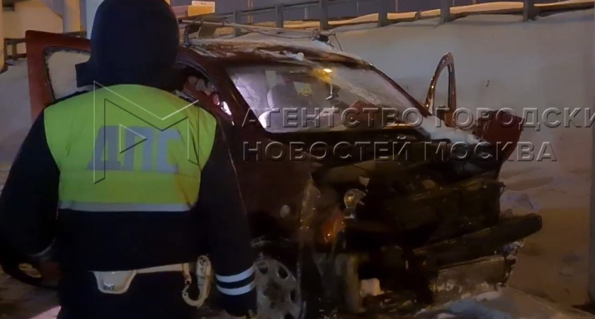 Чем закончилось падение машины, в которой находилась девочка, с моста на МКАД (ВИДЕО)