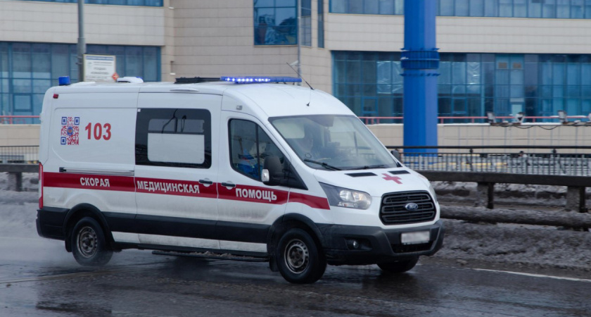 Ошибка матери чуть не привела к трагедии: в Дагестане девочка дала выпить брату жидкость для мытья плит