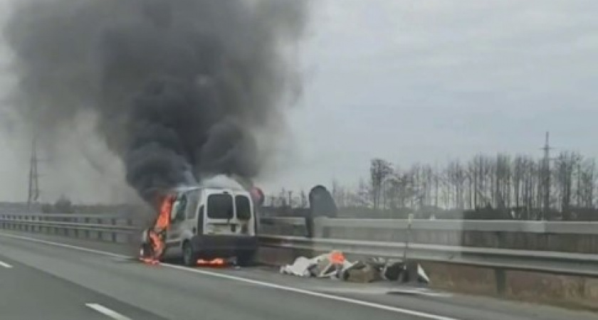 Машина вспыхнула, как спичка, прямо на трассе. Как одна ошибка калининградца привела к неприятным последствиям (ВИДЕО)