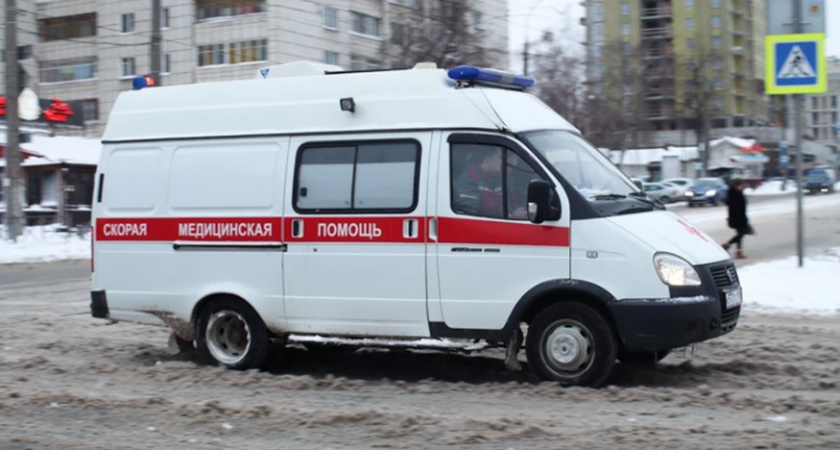 Поход в автоцентр чуть не закончился плачевно: мальчик из Москвы хотел зарядить телефон, а в итоге уехал в больницу